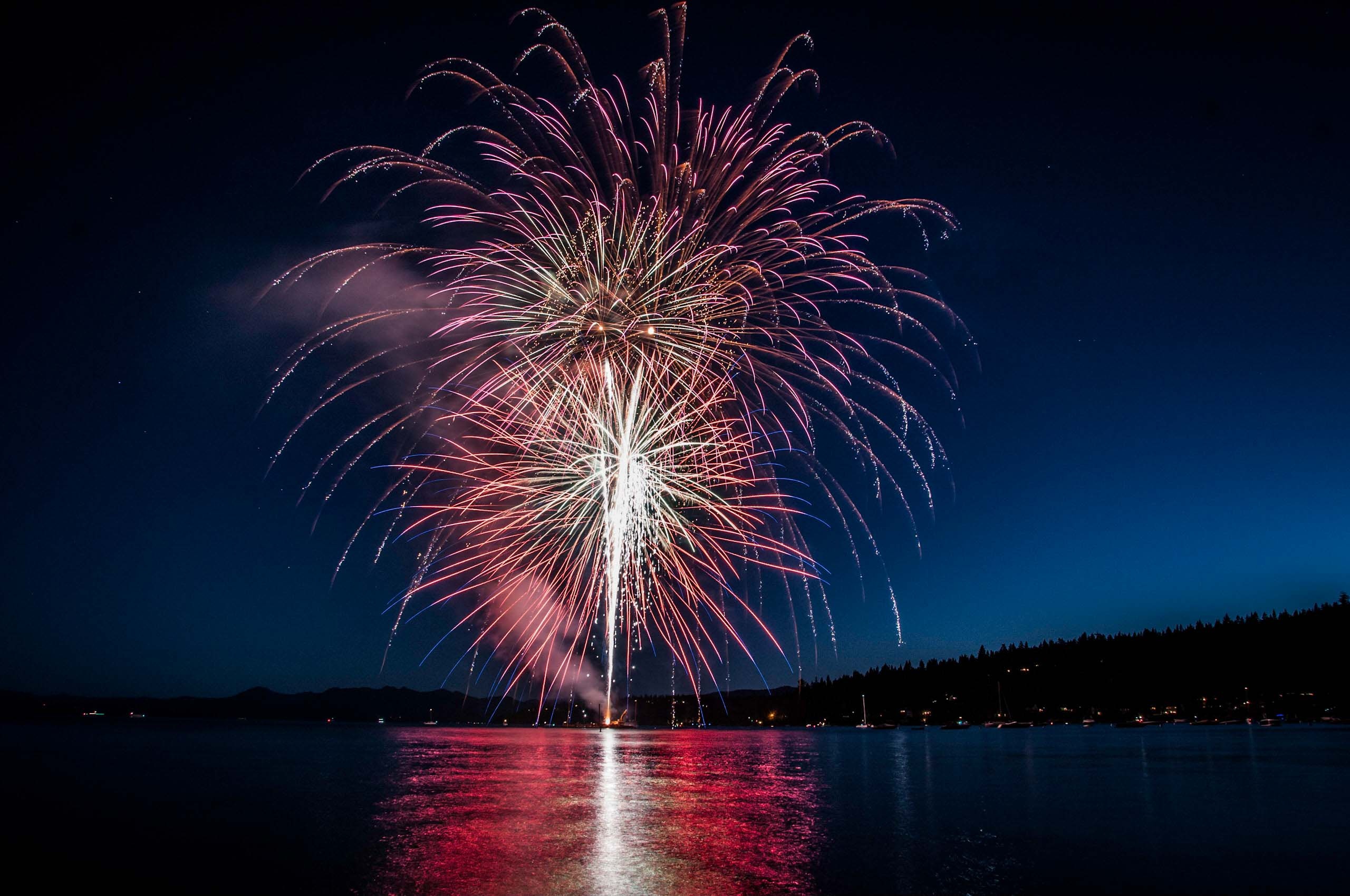 Lake tahoe fourth of july celebrations, fireworks